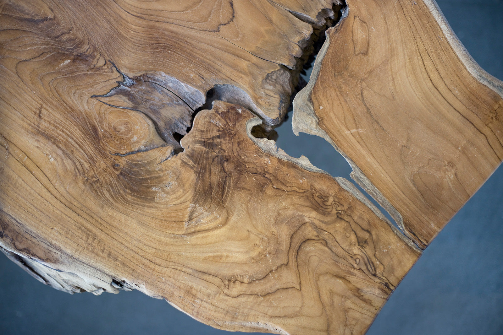 Natura Hairpin Coffee Table